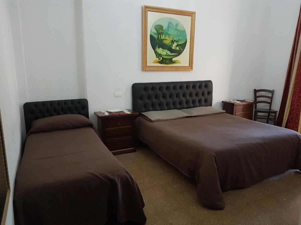 Crispi Rooms Catania Exterior photo